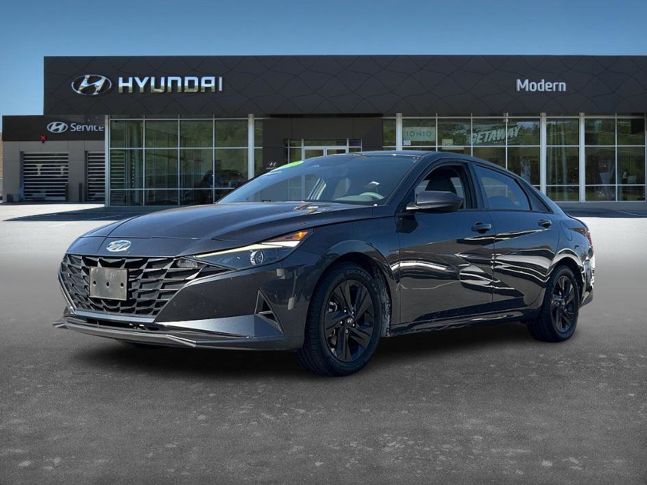 2022 Hyundai Elantra SEL's photo