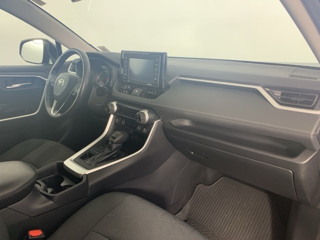 2021 Toyota RAV4 XLE photo 24