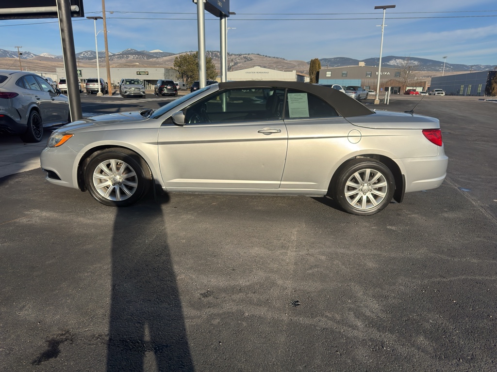 2011 Chrysler 200 Touring's photo