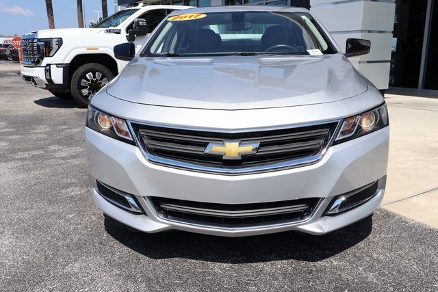 2017 Chevrolet Impala photo 2