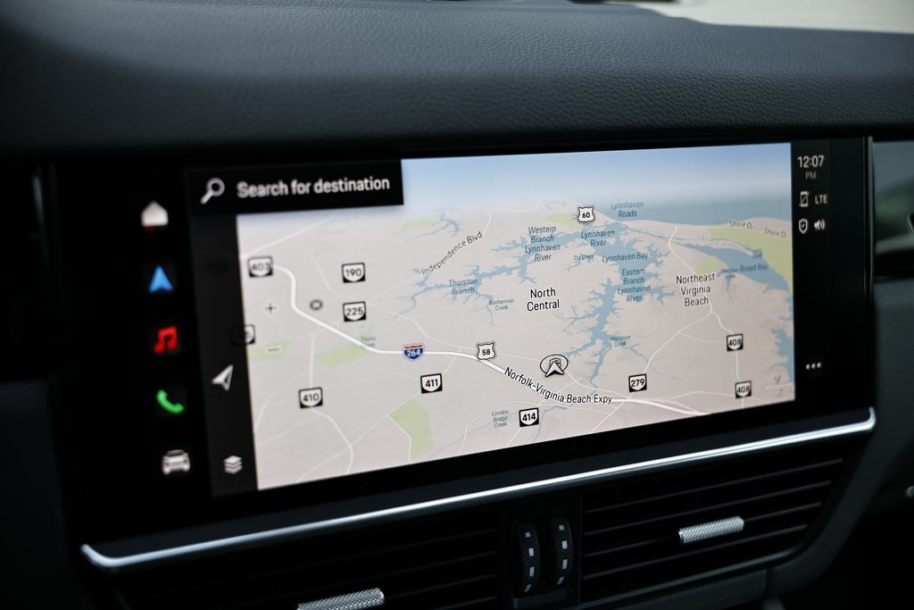2022 Porsche Cayenne Base photo 38