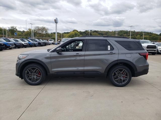 2026 Ford Explorer ST-Line photo 4