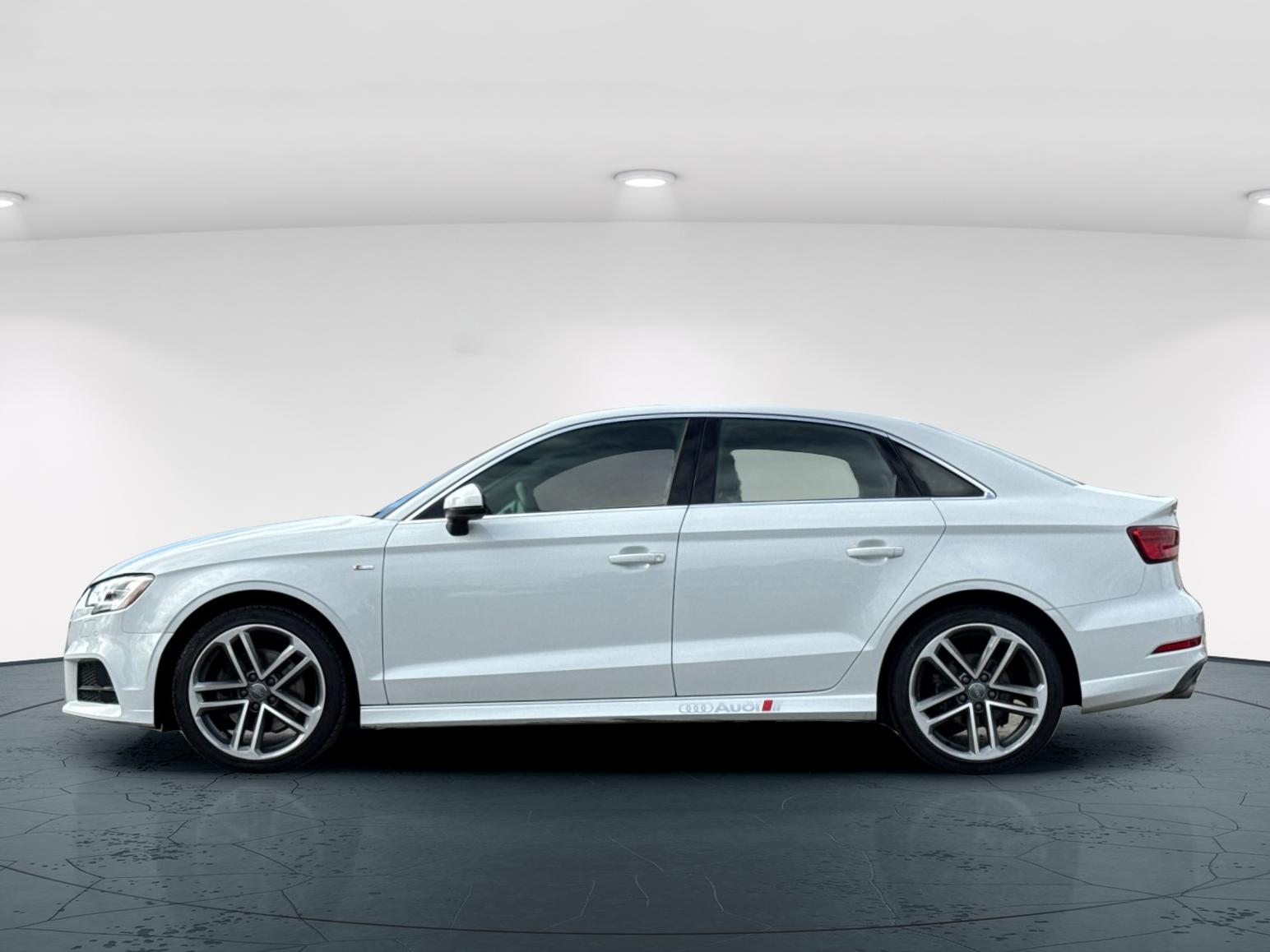 2018 Audi A3 2.0T Premium Plus photo 3