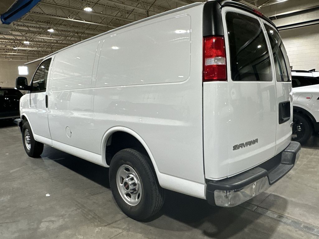 2024 Gmc Savana 2500 Cargo photo 2