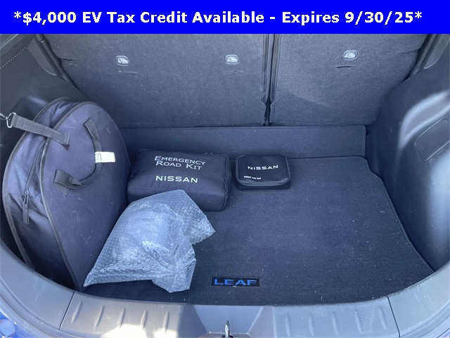 2023 Nissan Leaf S photo 14