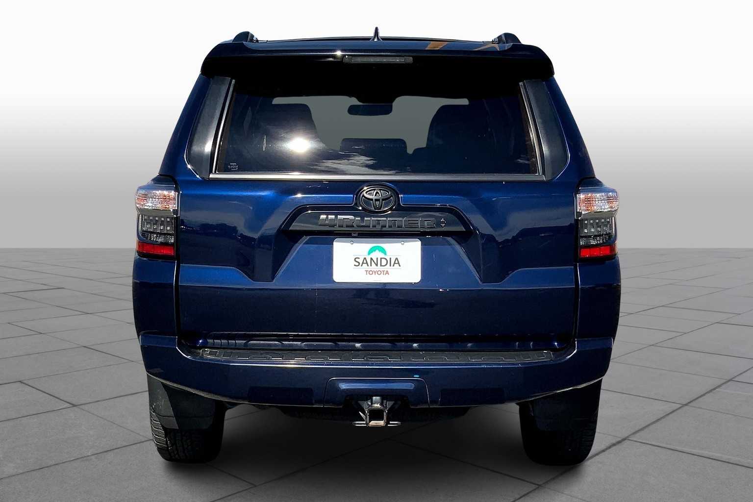2021 Toyota 4Runner Venture Special Edition 4WD photo 4