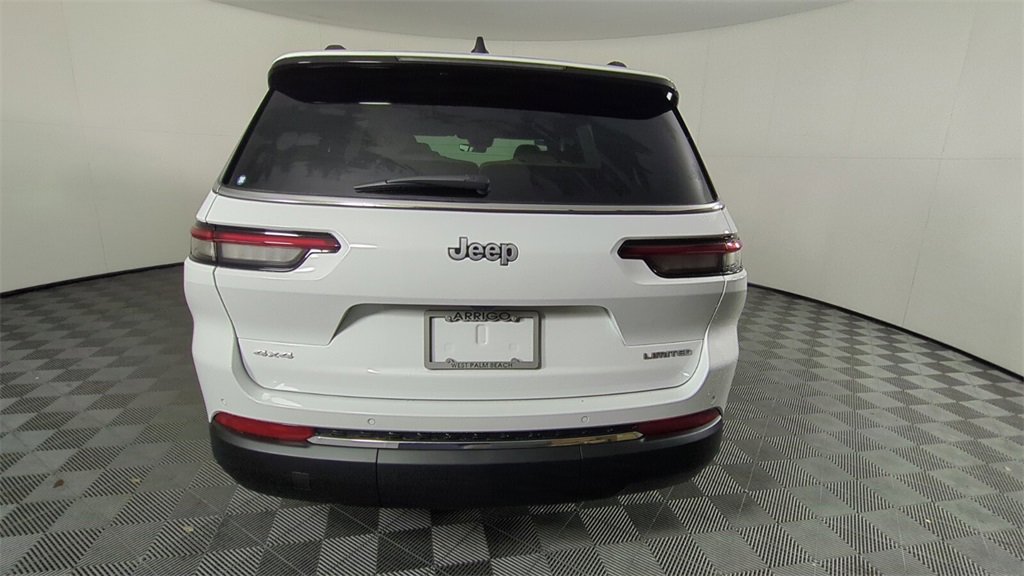 2025 Jeep Grand Cherokee Limited photo 3