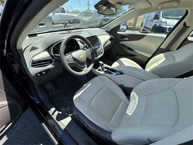 2024 Chevrolet Malibu Premier 2LT photo 2