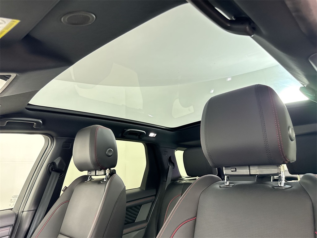 2023 Land Rover Discovery Sport SE R-Dynamic photo 20