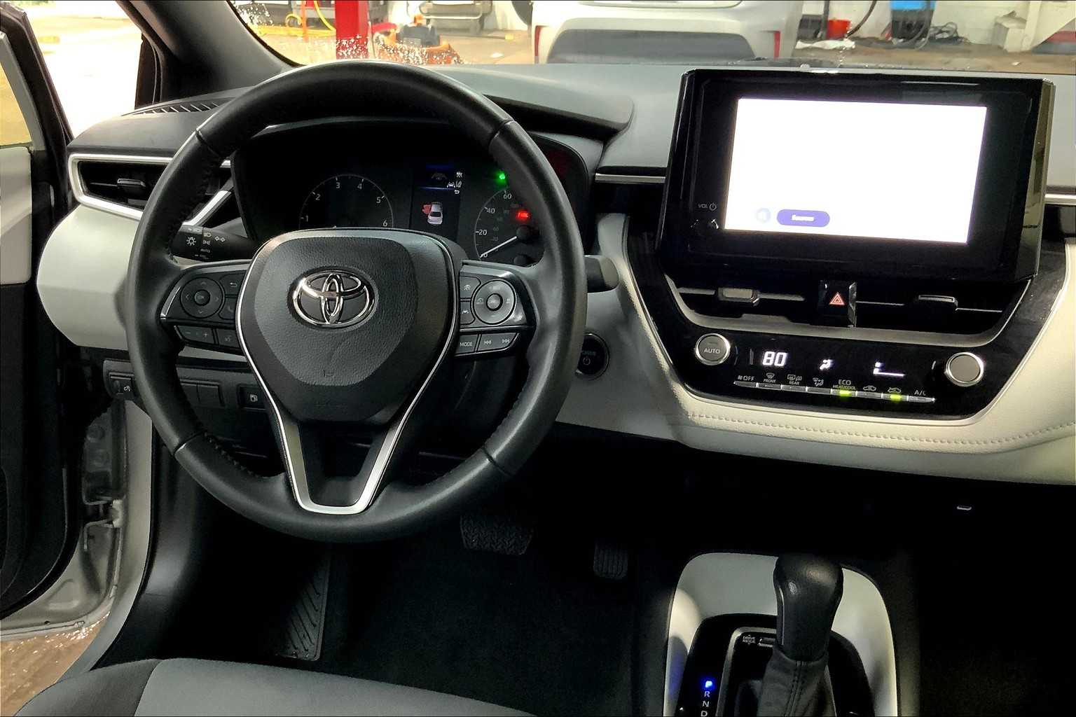 Image 4 of GOLD CERTIFIED 2024 Toyota Corolla SE FWD