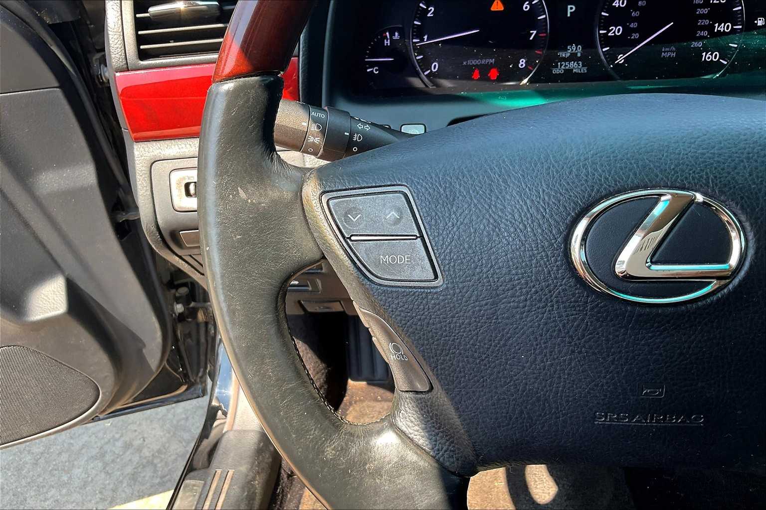 2009 Lexus LS 460 photo 22