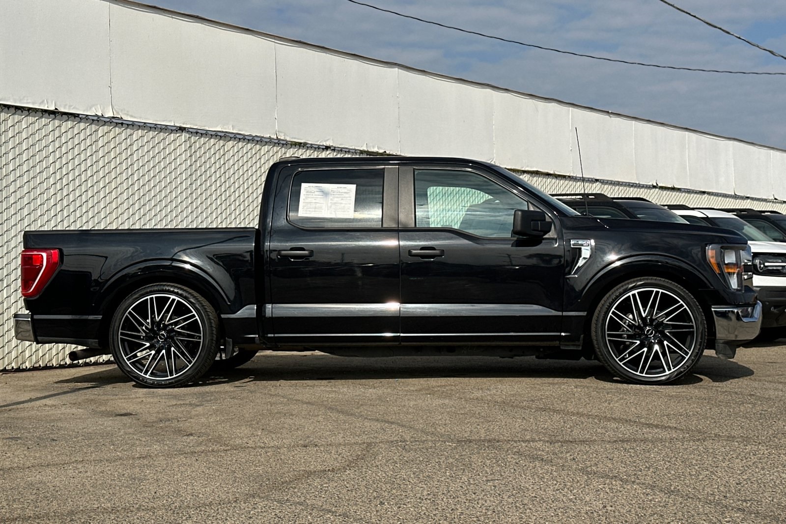 2023 Ford F-150 XLT photo 3