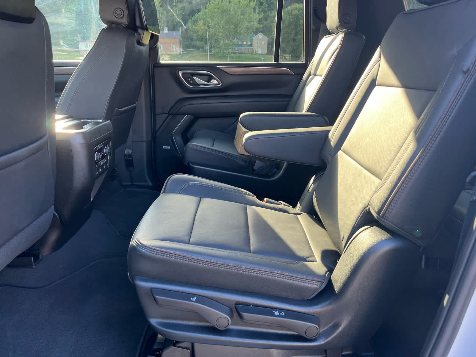 2023 Chevrolet Suburban High Country photo 37