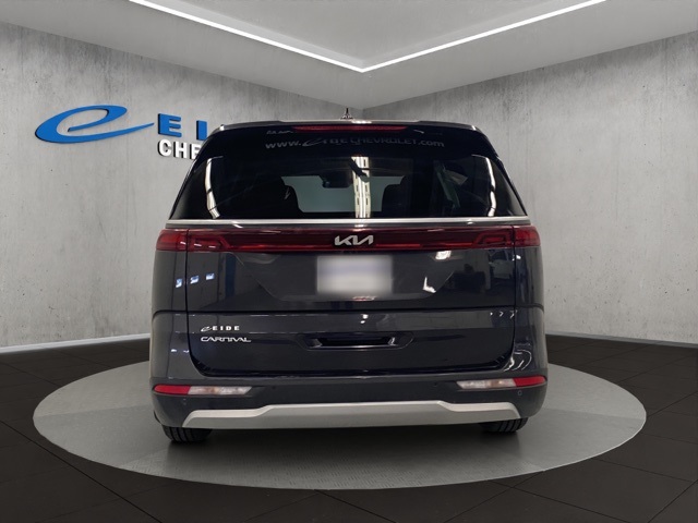 2023 Kia Carnival LX photo 4