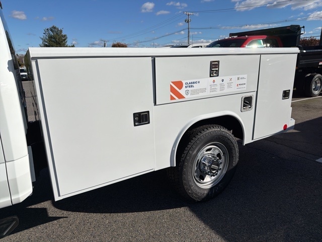 2025 Ford F-350 XL photo 3