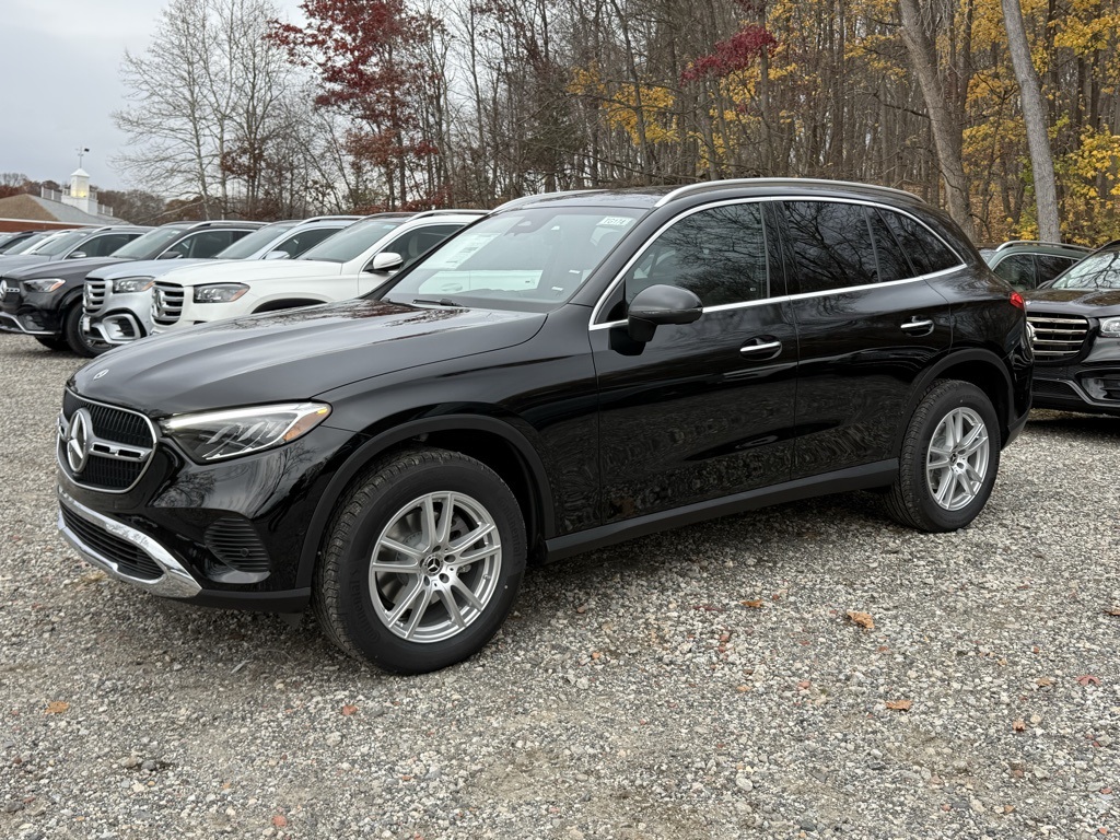 2026 Mercedes Benz GLC 300 4MATIC photo 3