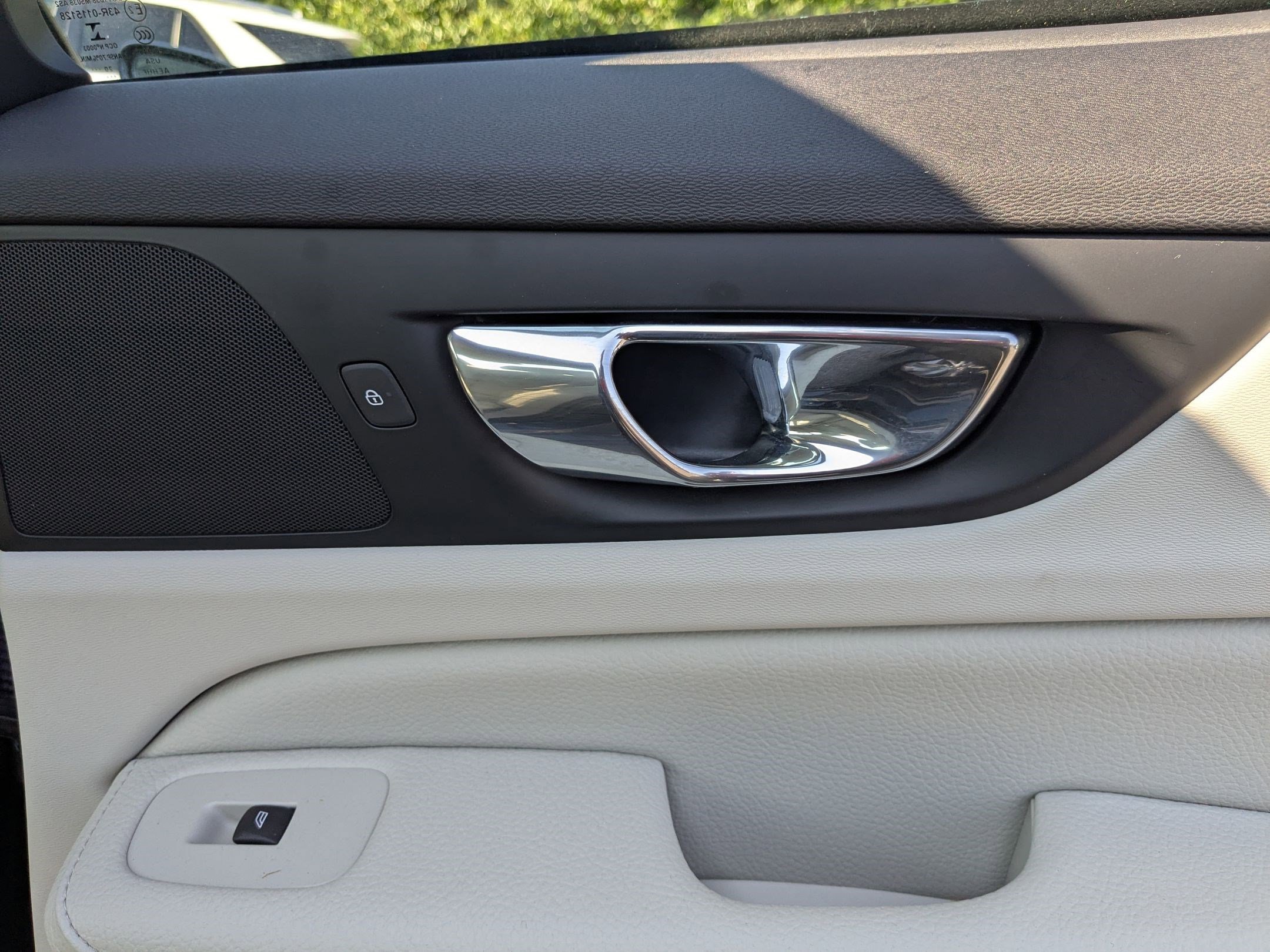 2021 Volvo S60 Momentum photo 30