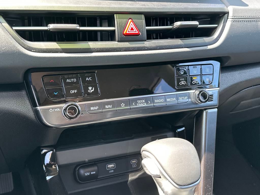2024 Kia Seltos SX photo 18