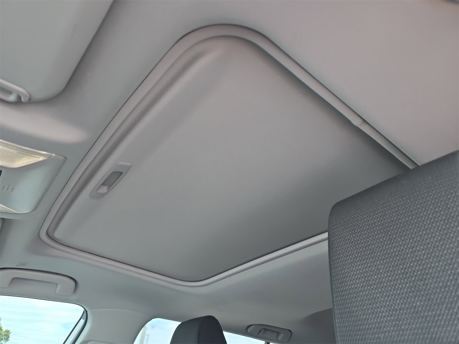 2024 Toyota RAV4 Hybrid XLE photo 16