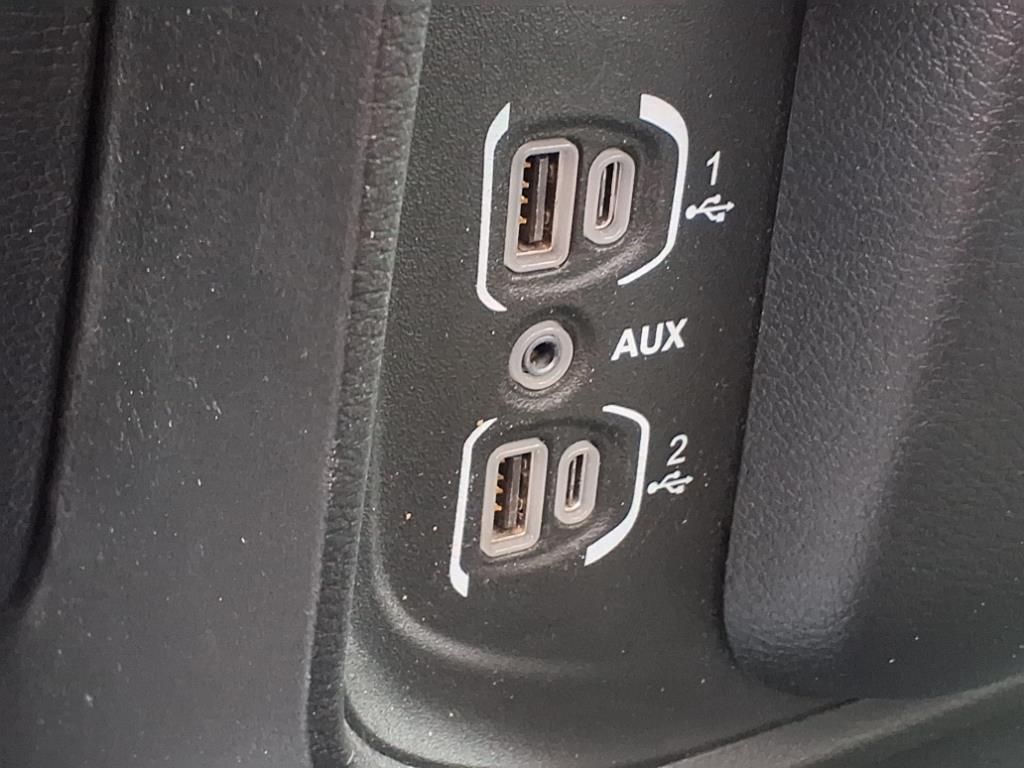 2020 Ram 1500 Laramie photo 10