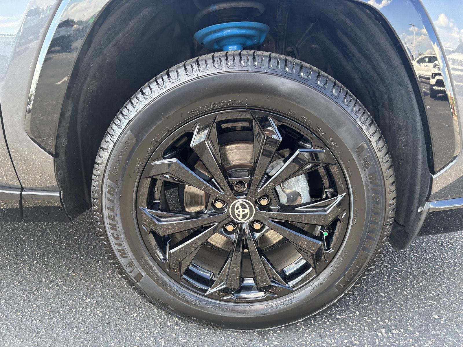 2023 Toyota RAV4 Hybrid XSE photo 8