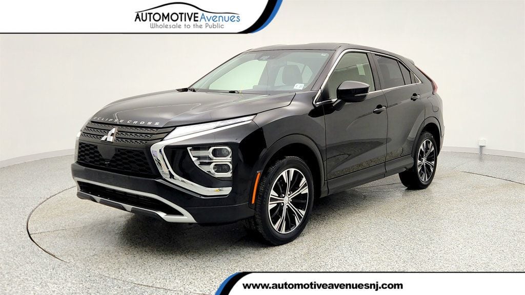 2022 Mitsubishi Eclipse Cross SE's photo