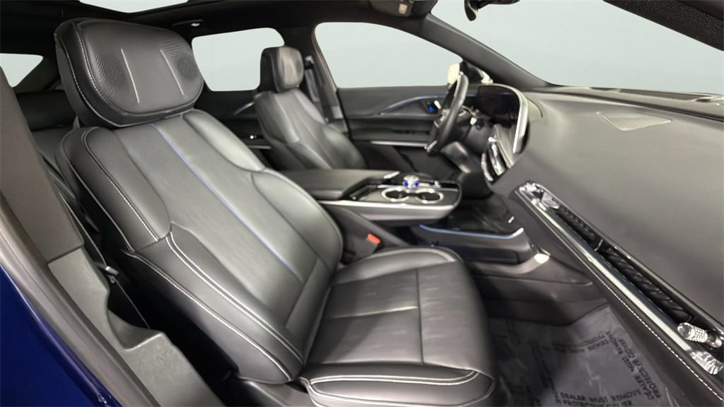 2024 Cadillac Lyriq Luxury photo 35