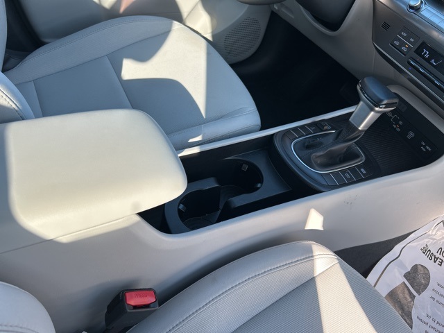 2025 Hyundai Kona SEL photo 16