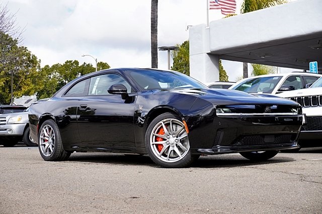 2025 Dodge Charger R/T Scat Pack photo 2