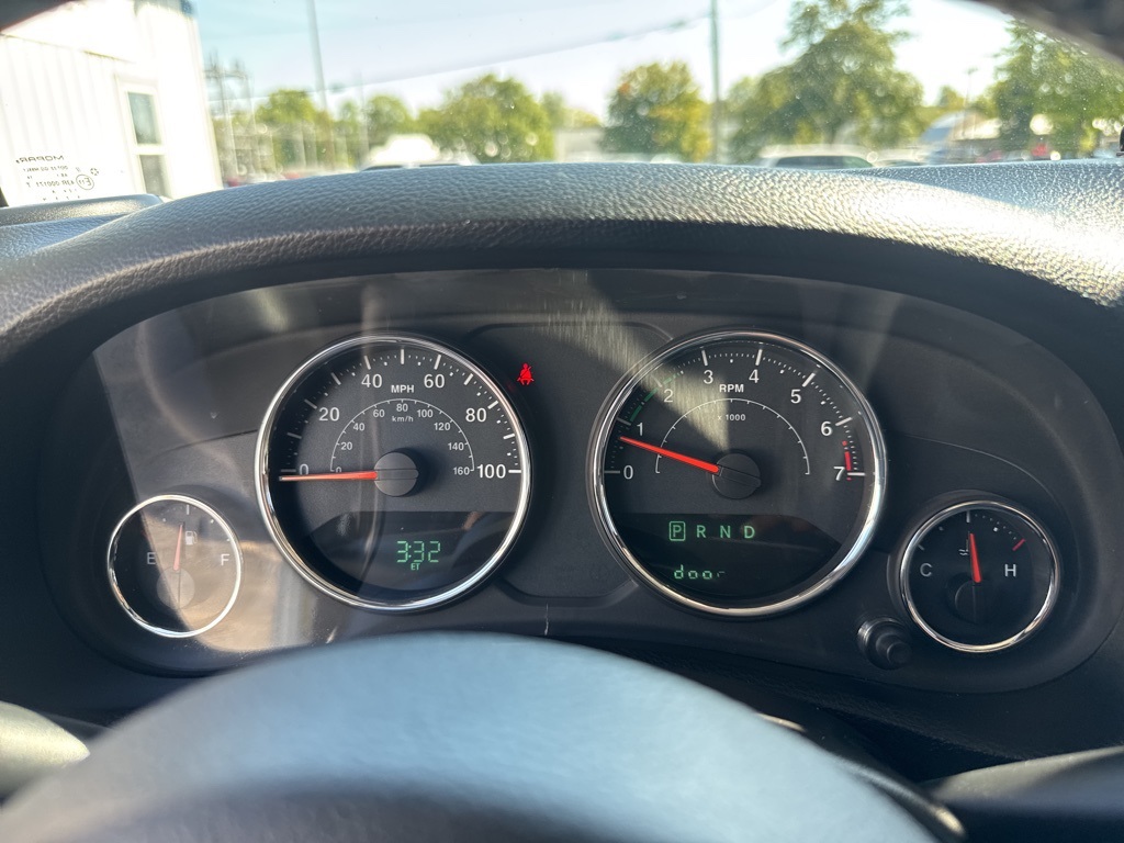 2015 Jeep Wrangler Unlimited Sahara photo 27