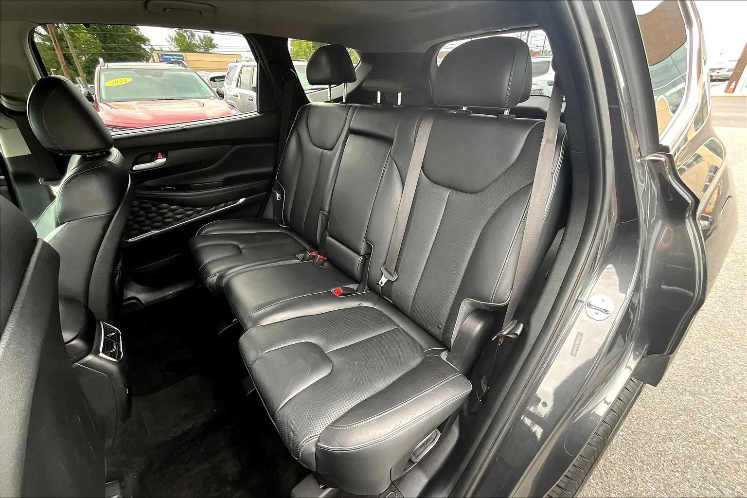 2022 Hyundai Santa Fe Limited photo 18