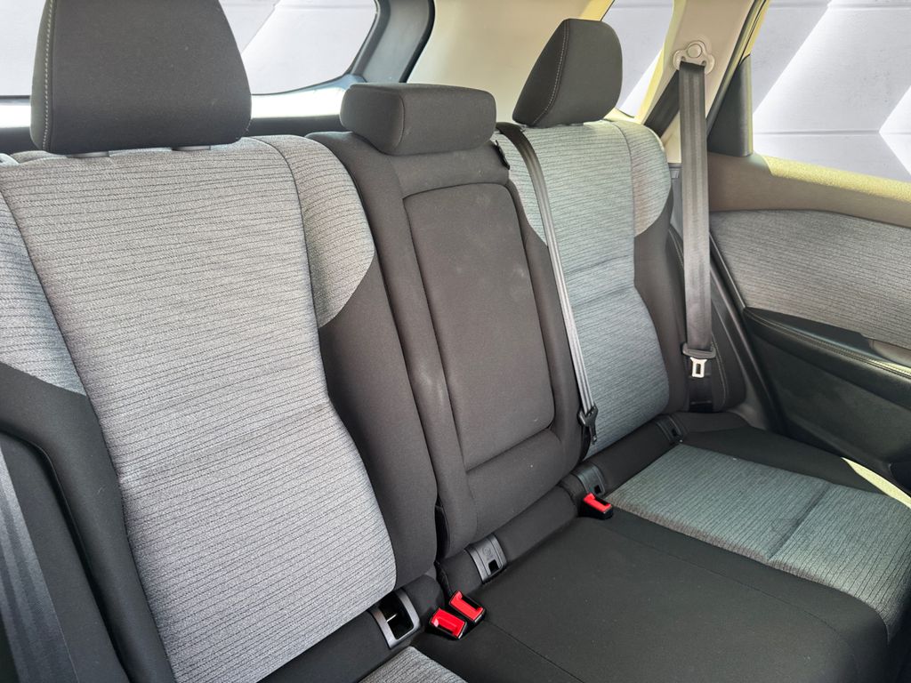 2023 Nissan Rogue SV photo 16