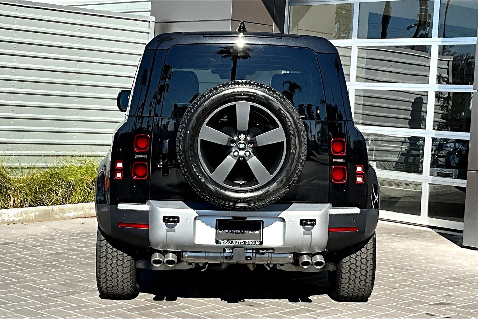 New 2024 Land Rover Defender 110 SE 4 Door SUV in Riverside LR2284683