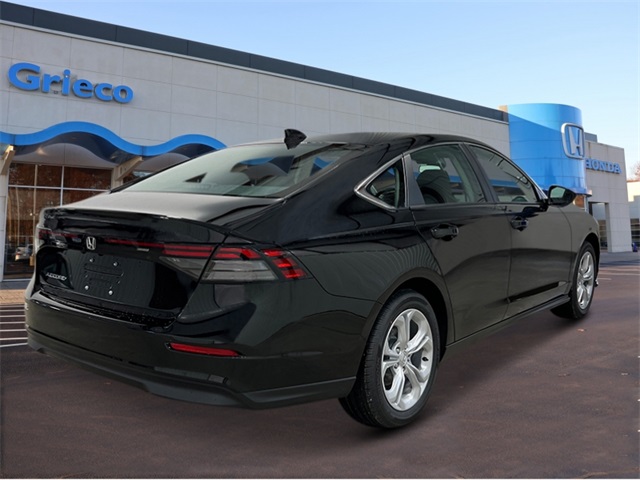 2025 Honda Accord LX photo 5
