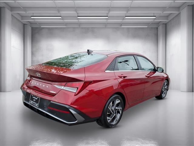 2024 Hyundai Elantra Limited photo 3
