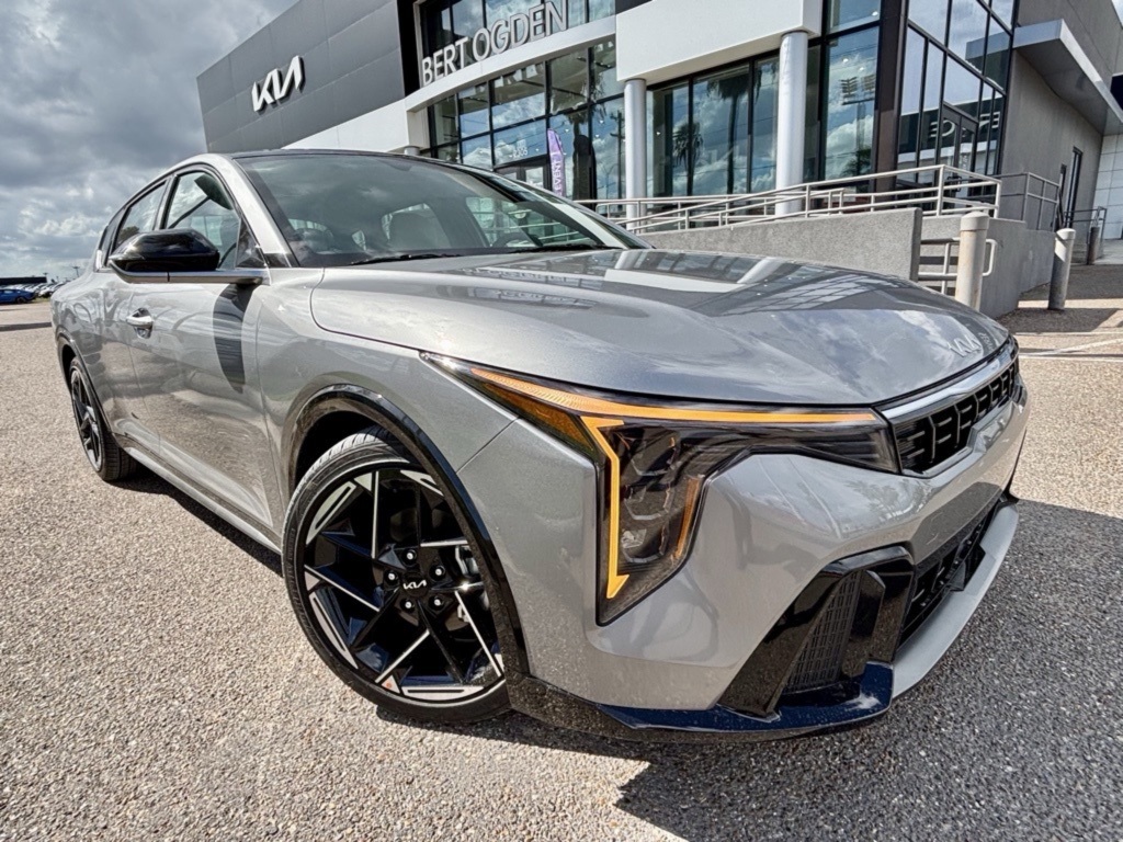 2025 Kia K4 GT-Line's photo