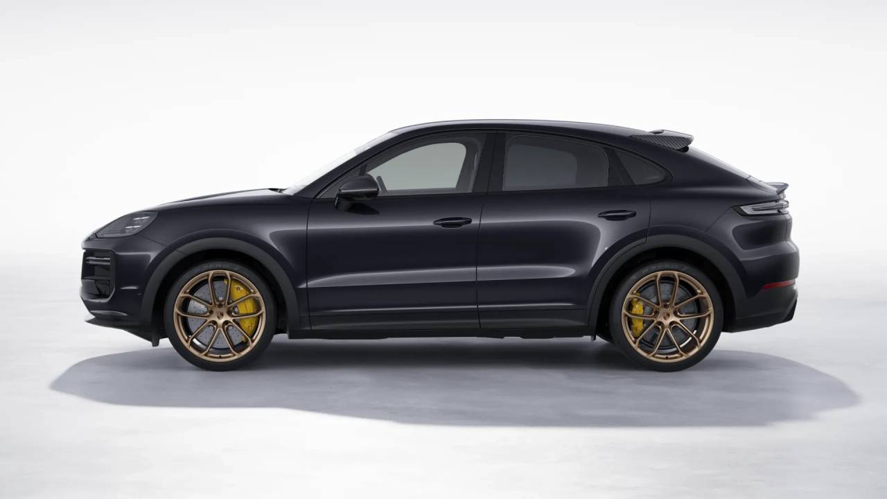 2026 Porsche Cayenne Turbo GT photo 2