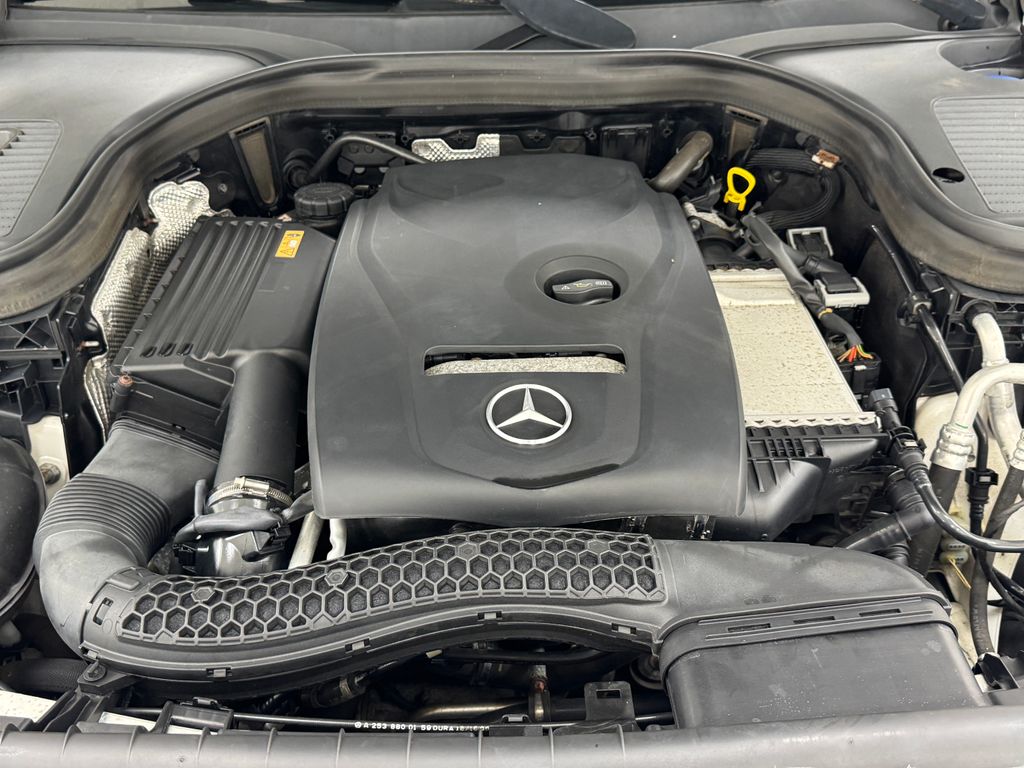2017 Mercedes Benz GLC 300 4MATIC photo 31
