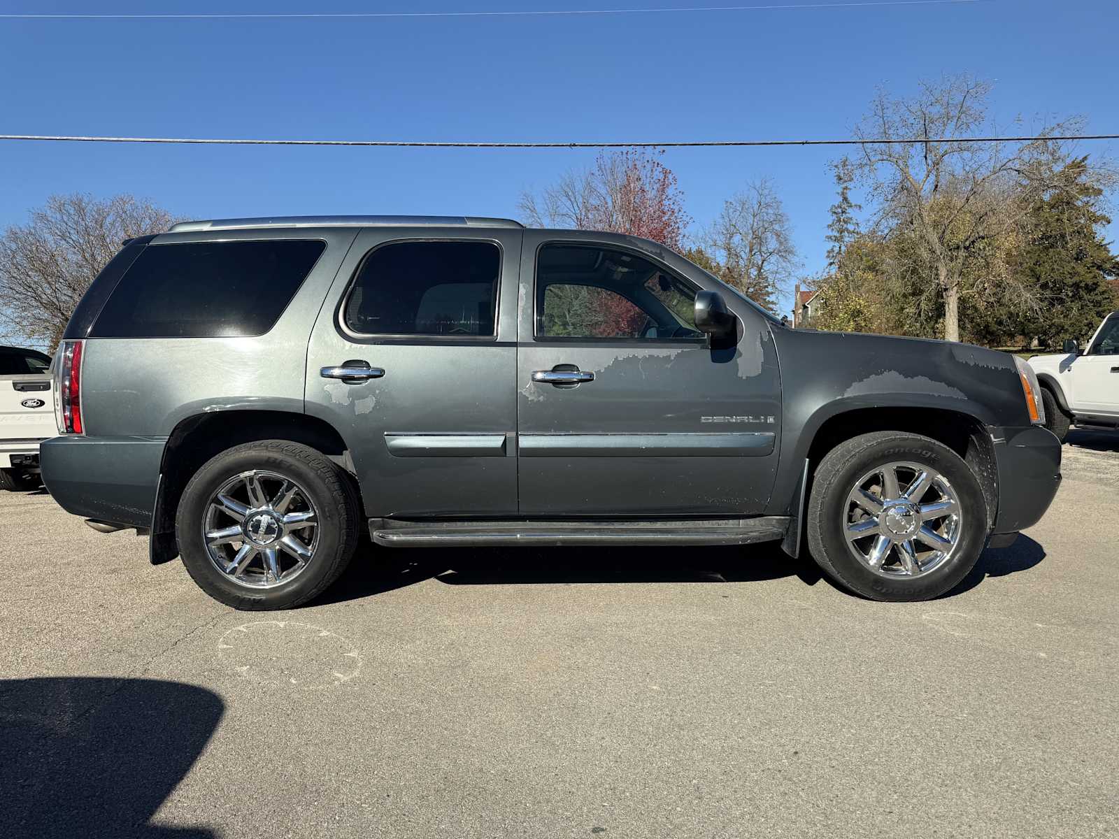 2007 Gmc Yukon Denali photo 2