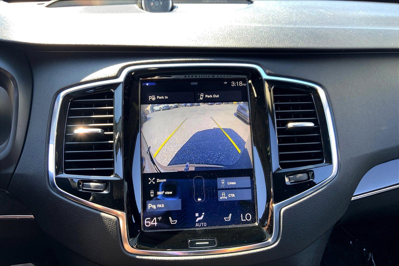2018 Volvo XC90 Momentum photo 16