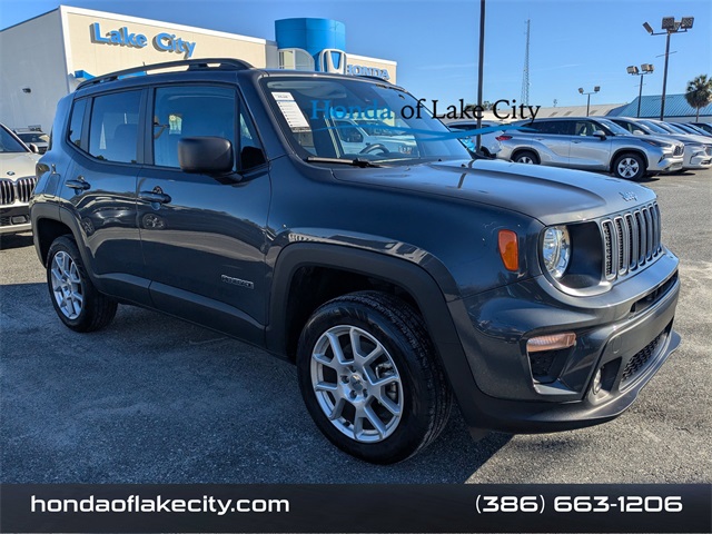 2023 Jeep Renegade Latitude's photo