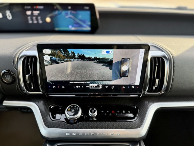 2025 Ford Expedition MAX Platinum photo 22
