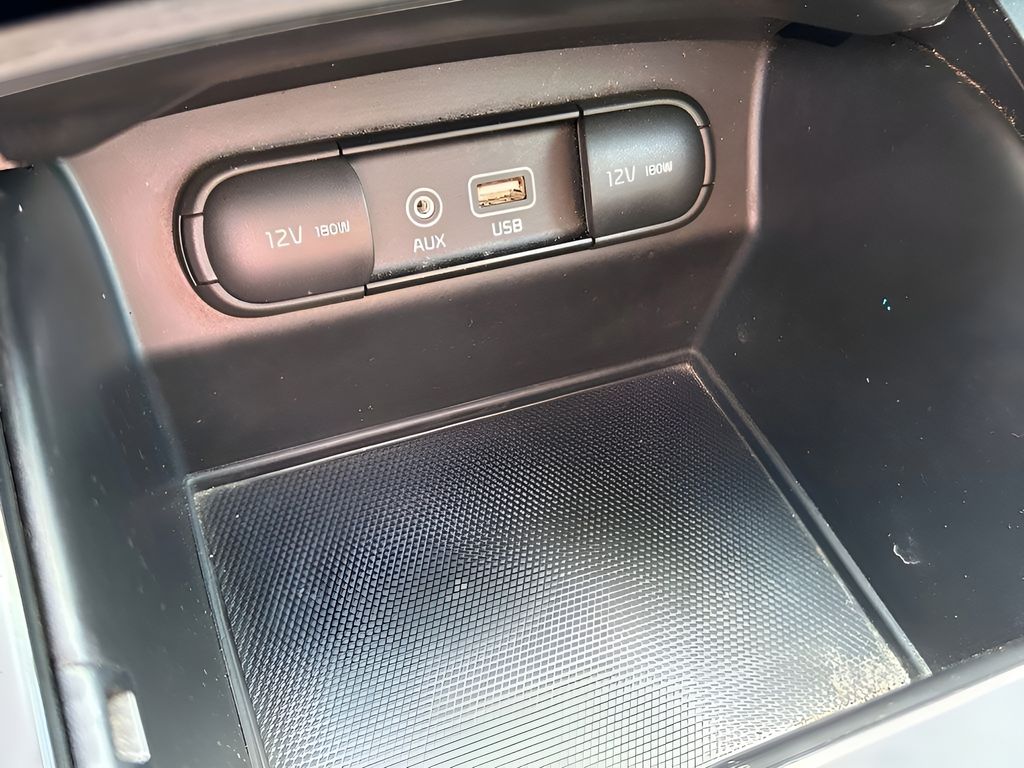 2018 Kia Sorento LX photo 16
