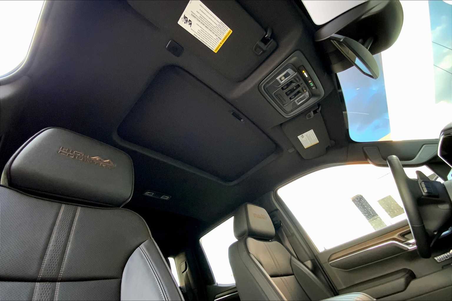 2024 Chevrolet Silverado 1500 High Country photo 23