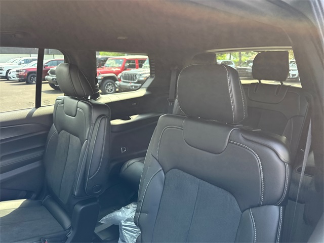 2025 Jeep Grand Cherokee Altitude X photo 5