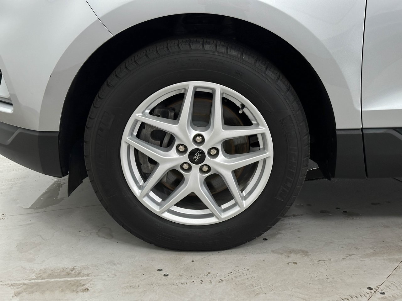 2023 Ford Edge SEL photo 32