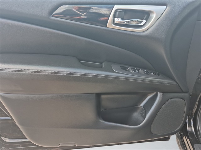 2020 Nissan Pathfinder SV photo 10