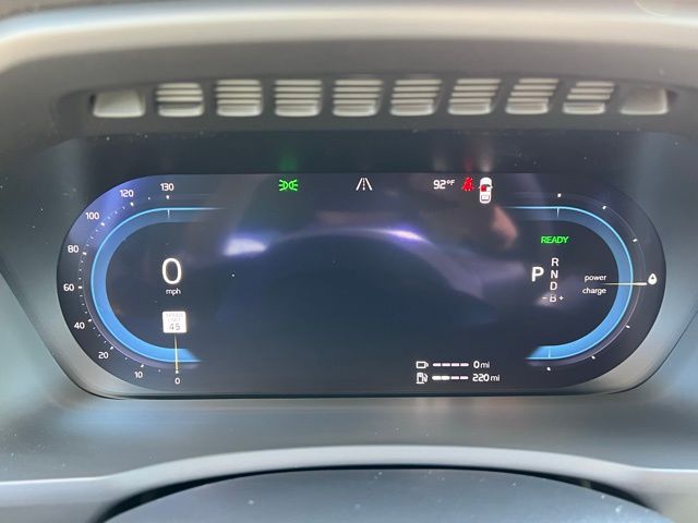 2025 Volvo XC90 T8 Core photo 11