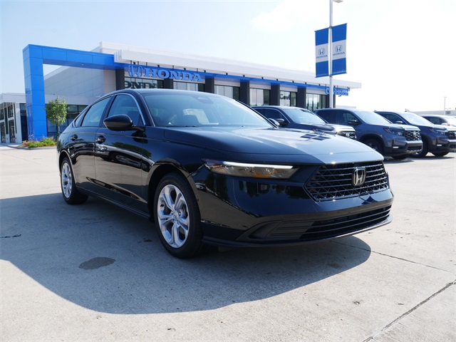 2025 Honda Accord LX's photo