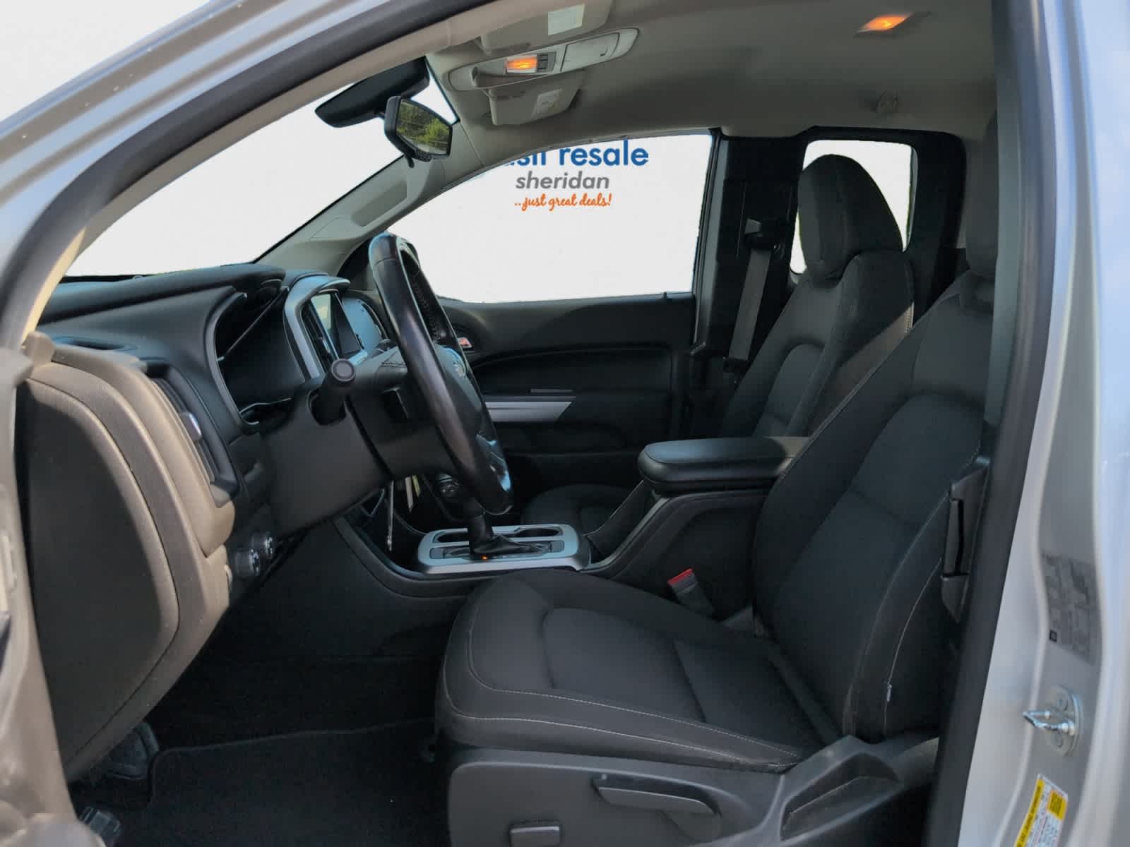 2018 Chevrolet Colorado LT photo 10